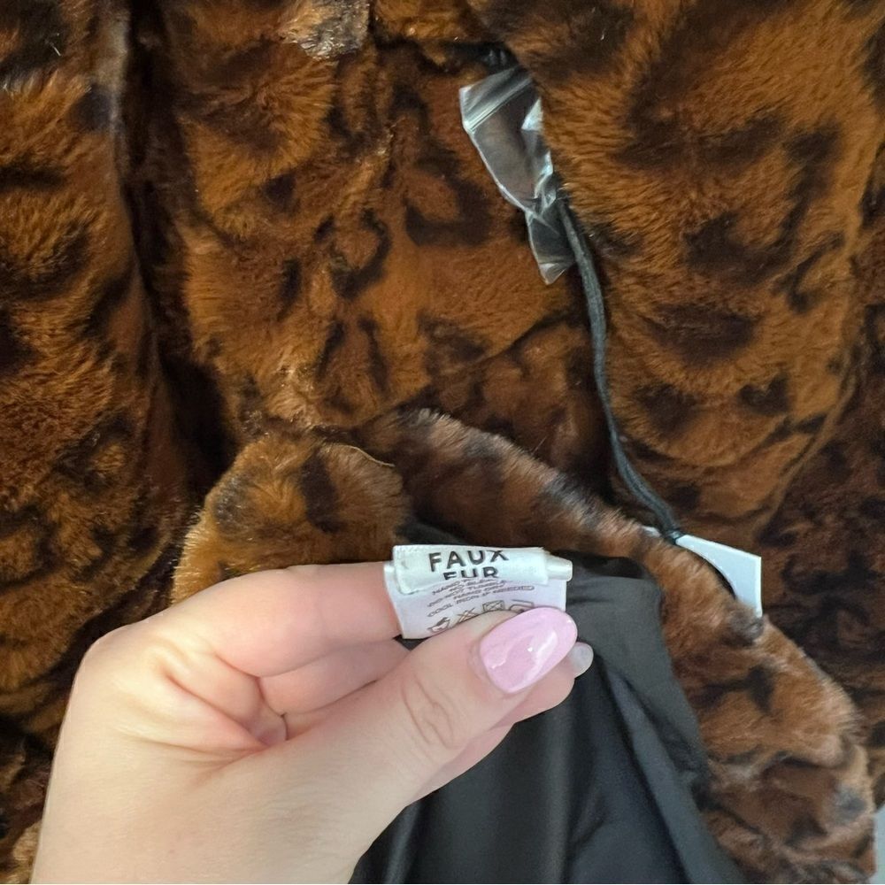 Revolve, Privacy Please Addison Coat in Leopard - Picture 10 of 12
